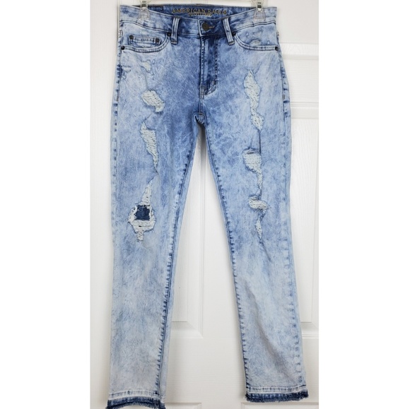 American Eagle Outfitters Other - AEO distressed slim blue jeans raw hem size 28x30